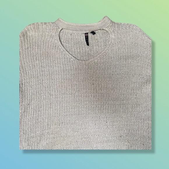 Cut out sweater with dolman sleeves - Picture 5 of 7